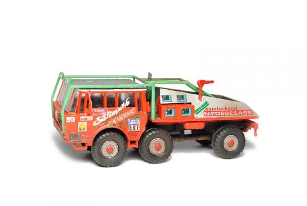 Tatra 813 6x6 Trial 1:87
