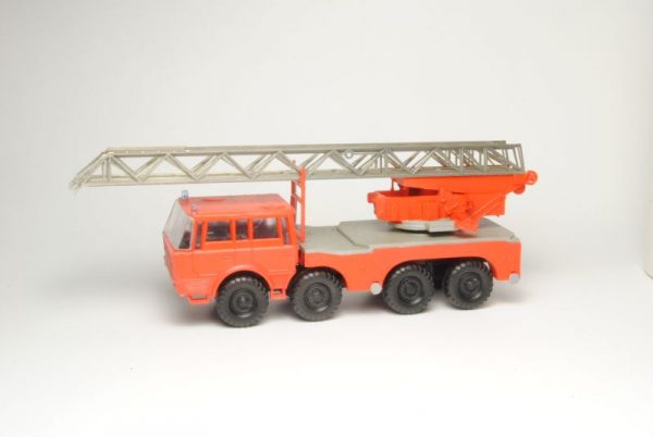 Tatra 813 8x8 AZ44 1:87