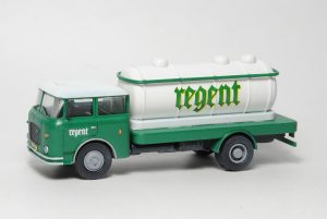 Škoda 706 MT AC 60/3 Regent 1:87