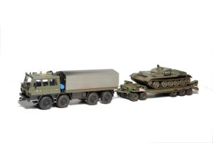 Tatra 815 8x8 VT 26.265 1R, Transporta P50, T-55C-2 Favorit 1:87